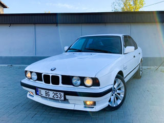 BMW 5 Series foto 3