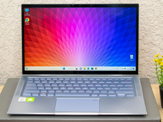 Asus Zenbook 14/ Core I7 10510U/ 8Gb Ram/ Nvidia MX250/ 256Gb SSD/ 14" FHD IPS!!