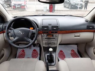 Toyota Avensis foto 5