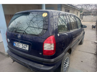 Opel Zafira foto 8