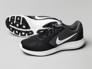 Vind ghete Nike Revolution 3 Original -975 lei foto 1
