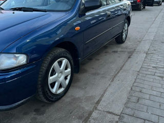 Mazda 323 foto 3