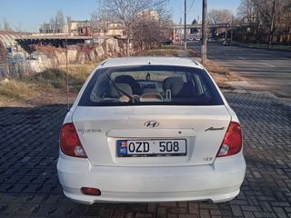 Hyundai Accent foto 2