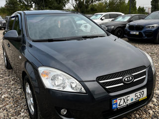 KIA Ceed foto 2