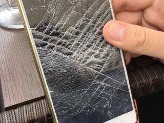 Xiaomi RedMi Note 9, Треснул экран – на ремонт отдавай нам!