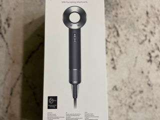 Dyson foto 2