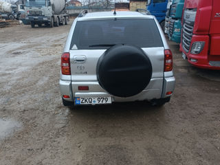 Toyota Rav 4 foto 4