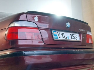 BMW 5 Series foto 9