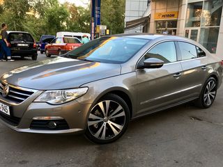 Volkswagen Passat CC foto 1