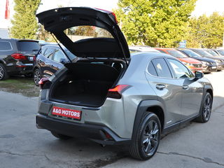 Lexus UX foto 10