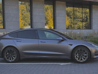 Tesla Model 3 foto 3