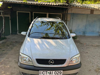 Opel Zafira foto 2