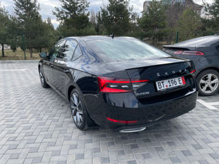 Skoda Superb foto 2