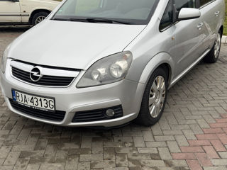 Opel Zafira foto 2