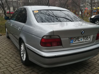 BMW 5 Series foto 2