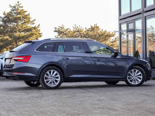 Skoda Superb foto 2