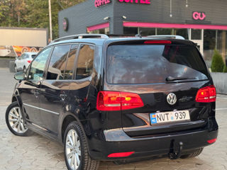 Volkswagen Touran foto 4