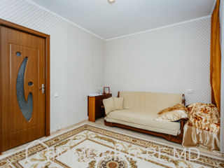 Apartament cu 3 camere, 76 m², Botanica, Chișinău foto 3
