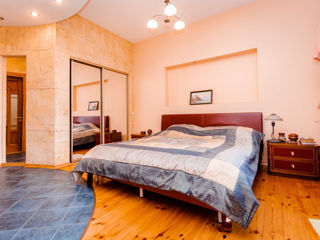 Apartament cu 4 camere, 177 m², Buiucani, Chișinău foto 3