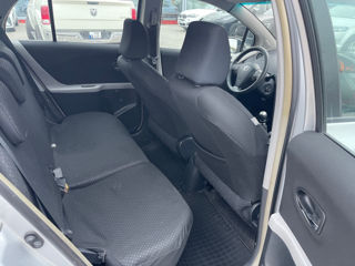 Toyota Yaris foto 16