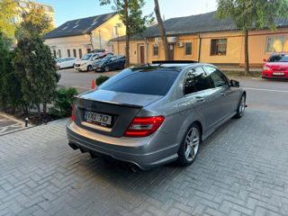 Mercedes C-Class foto 5