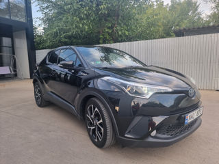 Toyota C-HR foto 2