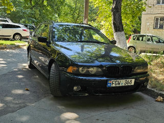 BMW 5 Series foto 2