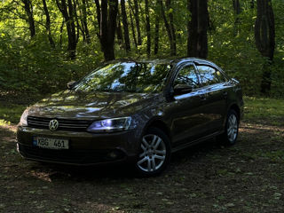 Volkswagen Jetta foto 2