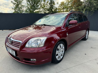 Toyota Avensis foto 1