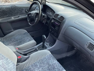 Mazda 323 foto 4