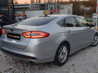 Ford Fusion foto 3