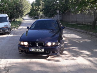 BMW 5 Series foto 3