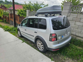 Volkswagen Touran foto 4