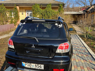 Mitsubishi Outlander foto 2