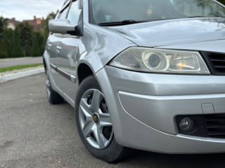 Renault Megane foto 2