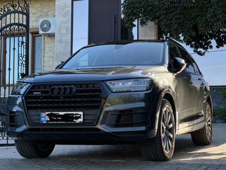 Audi Q7 foto 1