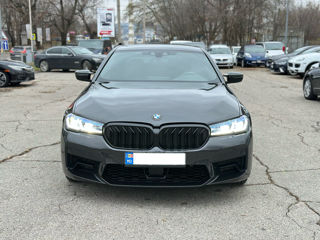 BMW 5 Series foto 2