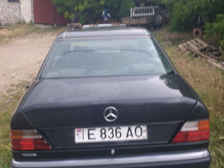 Mercedes Series (W124) foto 2