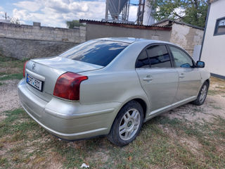 Toyota Avensis foto 5