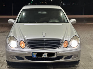 Mercedes E-Class foto 2