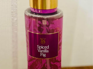 Apa de parfum Victoria Secret Spiced Vanilla Fig