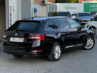 Skoda Superb foto 4