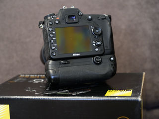Nikon D7100 + Obiectiv Nikkor 18-105 VR + Battery Grip foto 2