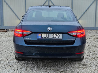 Skoda Superb foto 6