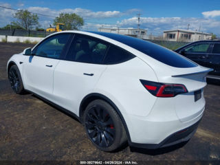 Tesla Model Y foto 4