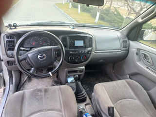 Mazda Tribute foto 8