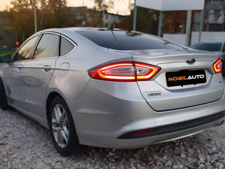 Ford Fusion foto 4