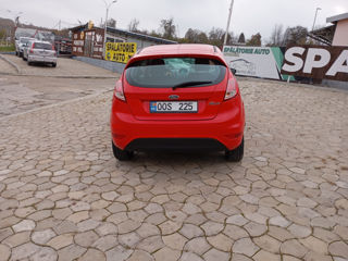 Ford Fiesta foto 5