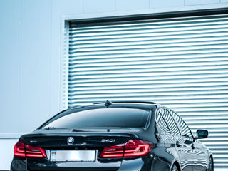 BMW 5 Series foto 3