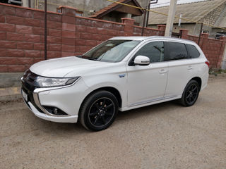 Mitsubishi Outlander foto 3